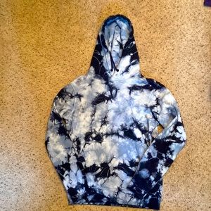 Blue/white tie-dye hoodie